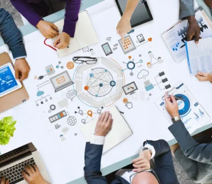global-communication-digital-device-information-brainstorm-strategy-concept-70604635